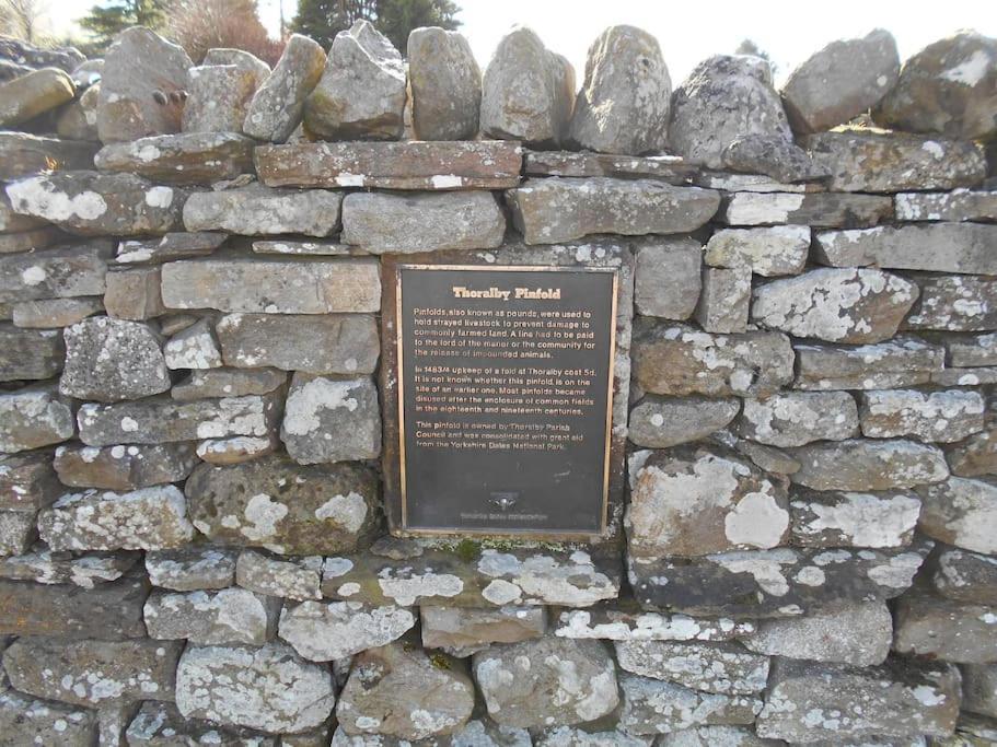 The Granary, Old Corn Mill, Yorkshire Dales Apartment West Burton Exterior foto